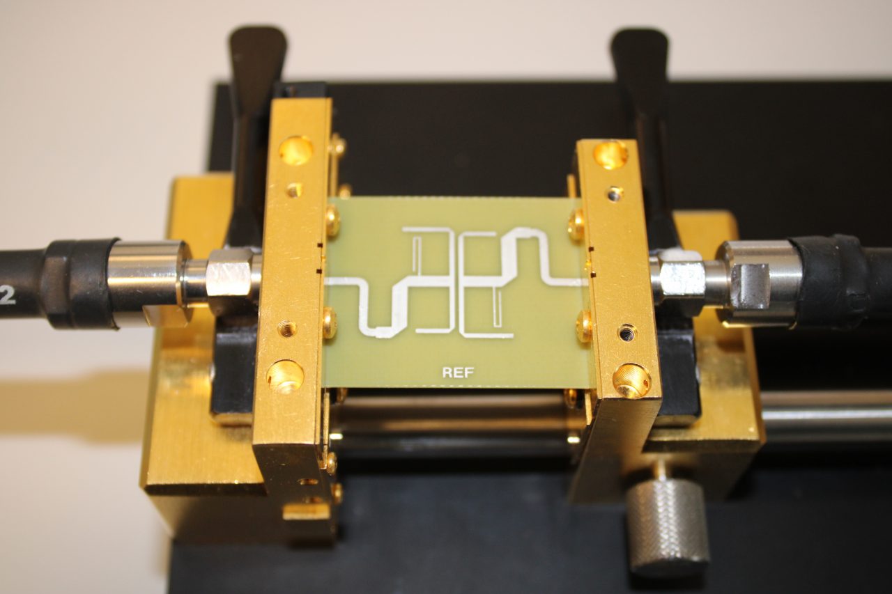 Filtre passe bande 3 08 3 45 GHz Elliptika Spécialiste RF